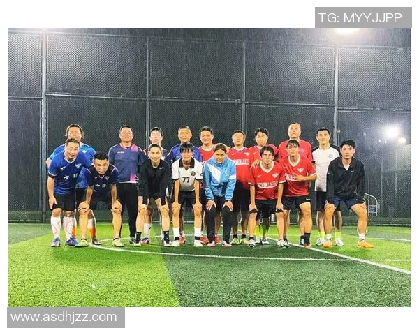 以足球最爱心球星为核心展现温情故事与球场激情交织魅力