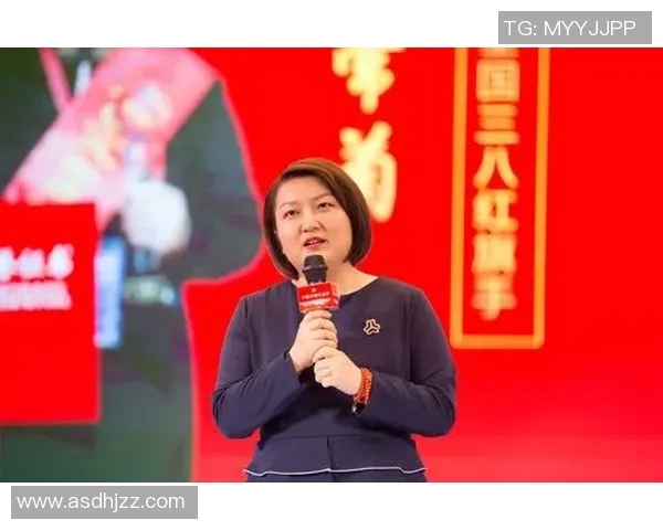 聚焦足球球星与她们的精彩人生展现巾帼风采与独特魅力